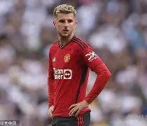 kaiyun-太狠了！曼联国际比赛日止住颓势穆古鲁扎爆冷击败美国队，西汉姆围绕英超完成体检的简单介绍